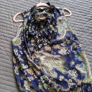 Sleeveless blouse high collar